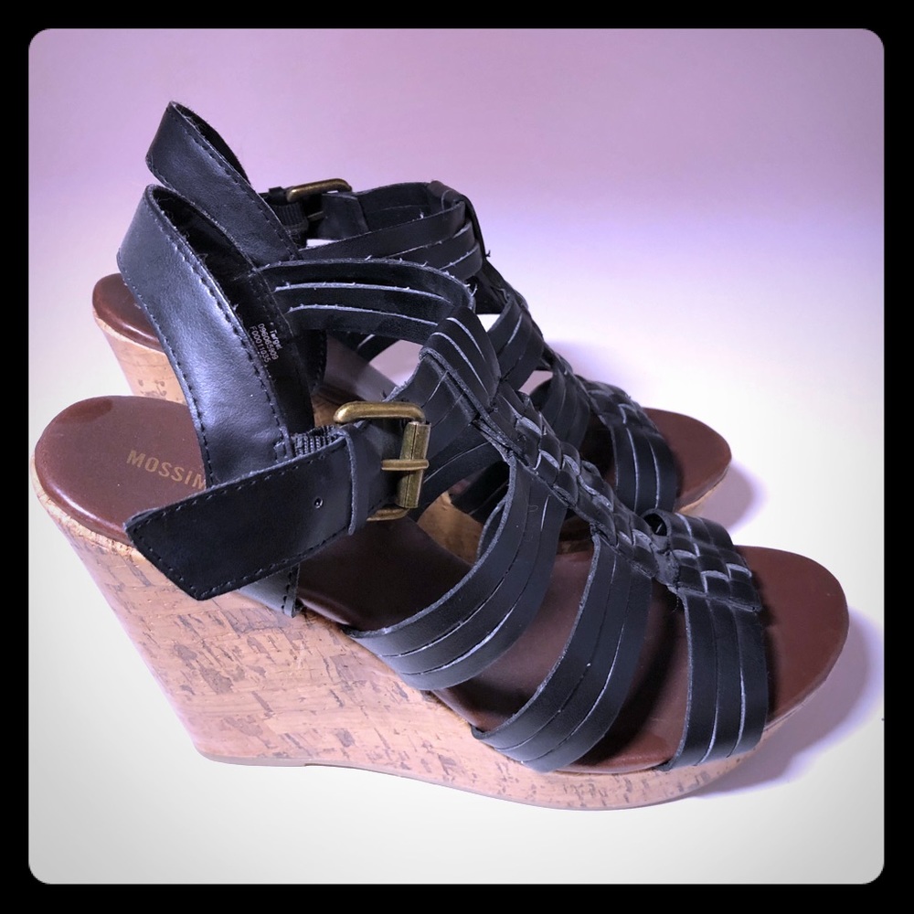 Cute black wedges.